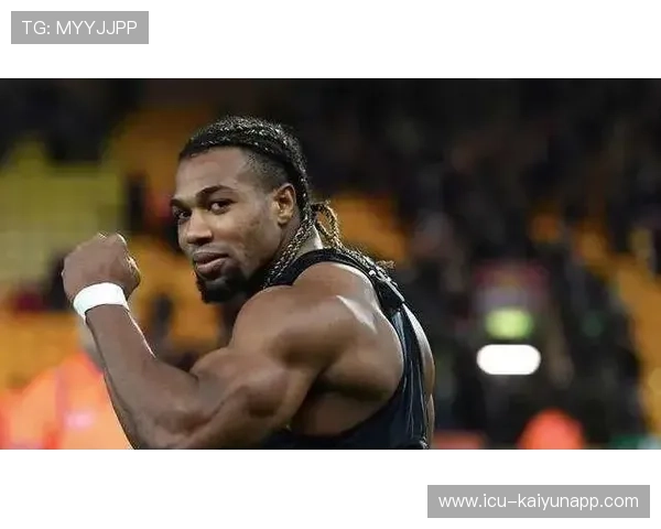 “华金·托比利亚的精准判断与敏捷防守,帮助美洲狮队稳固防线” “华金·托比利亚的精准判断与敏捷防守,帮助美洲狮队稳固防线”